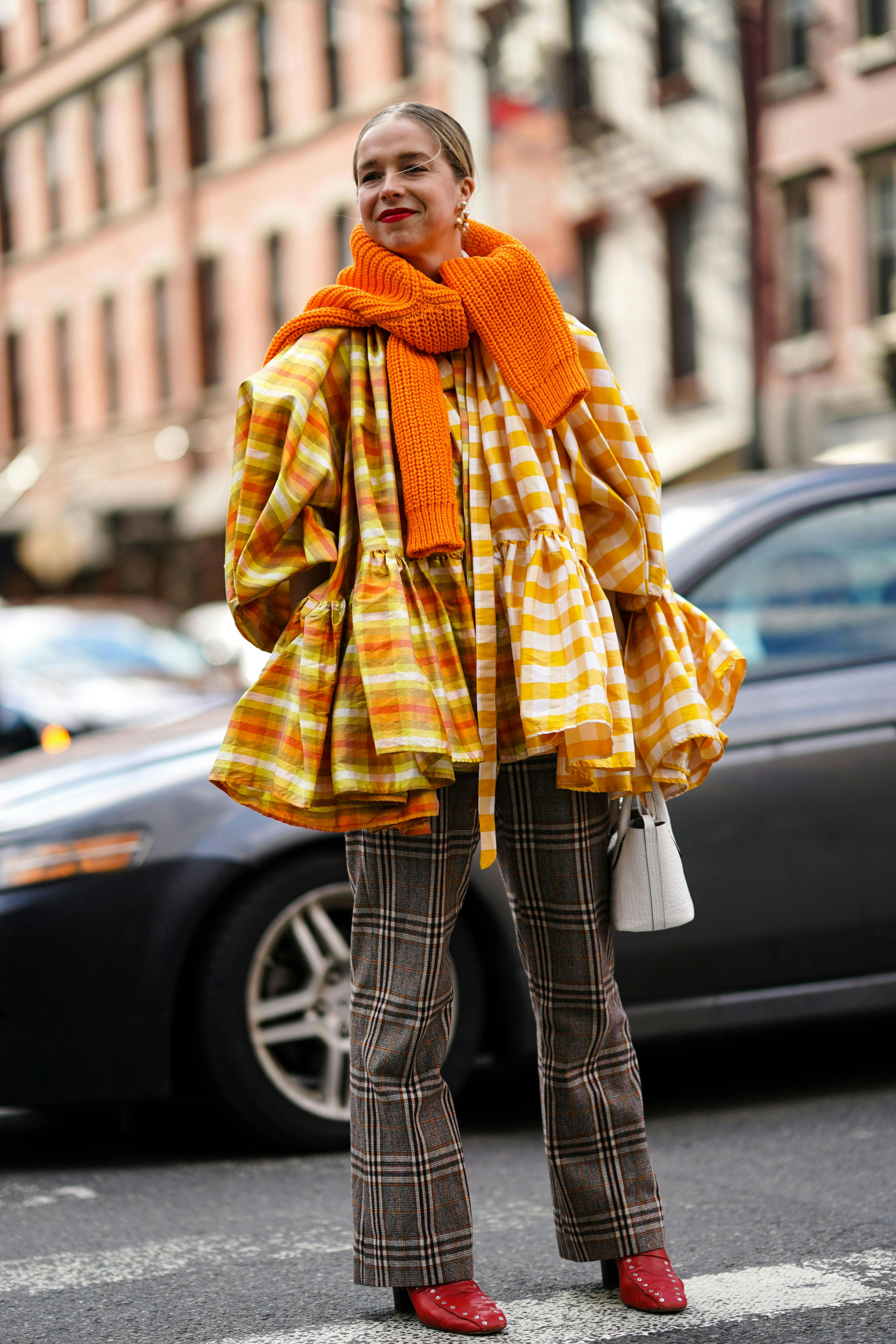 woman bestof topix new york clothing coat bag handbag scarf smile pants alloy wheel spoke purse
